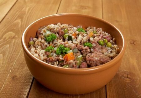 рецепт полевой гречневой каши с тушенкой